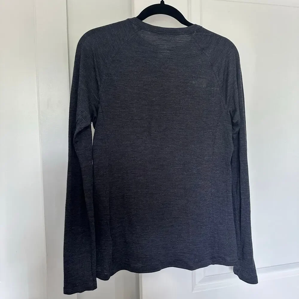 The North Face (S) Wool Base Layer Charcoal Gray Crewneck Long Sleeve Logo Shirt - Picture 4 of 5